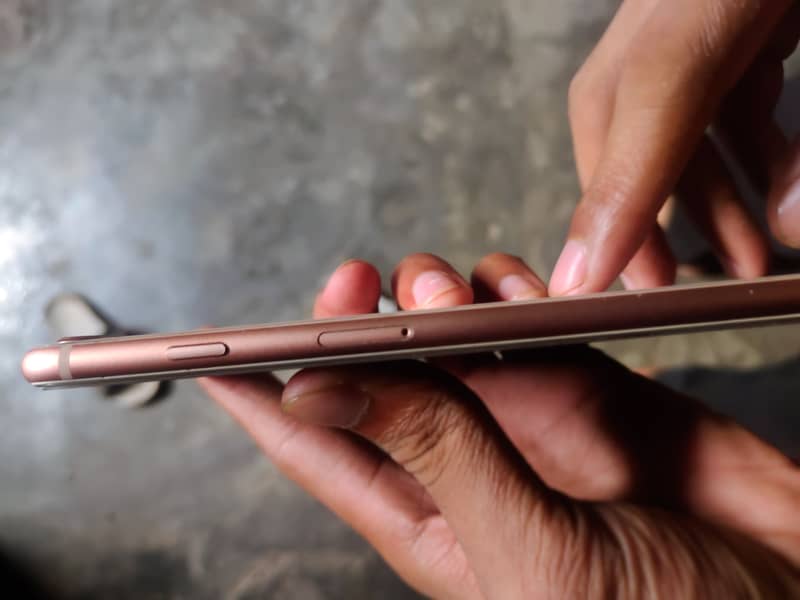 Apple iPhone 8 Plus 3