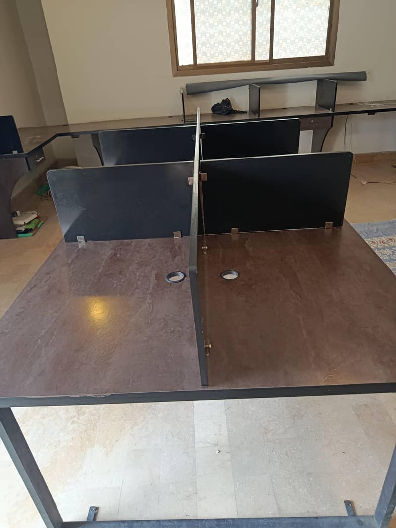 Office workstation table 1