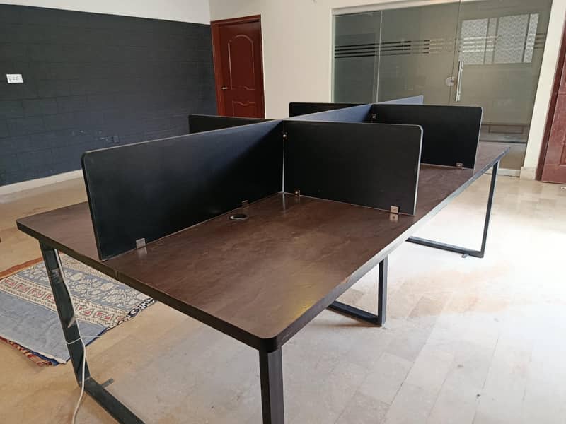 Office workstation table 3