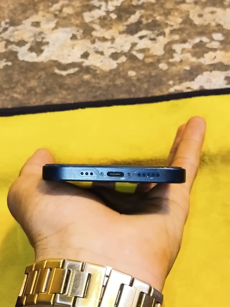 Apple iPhone 12 3