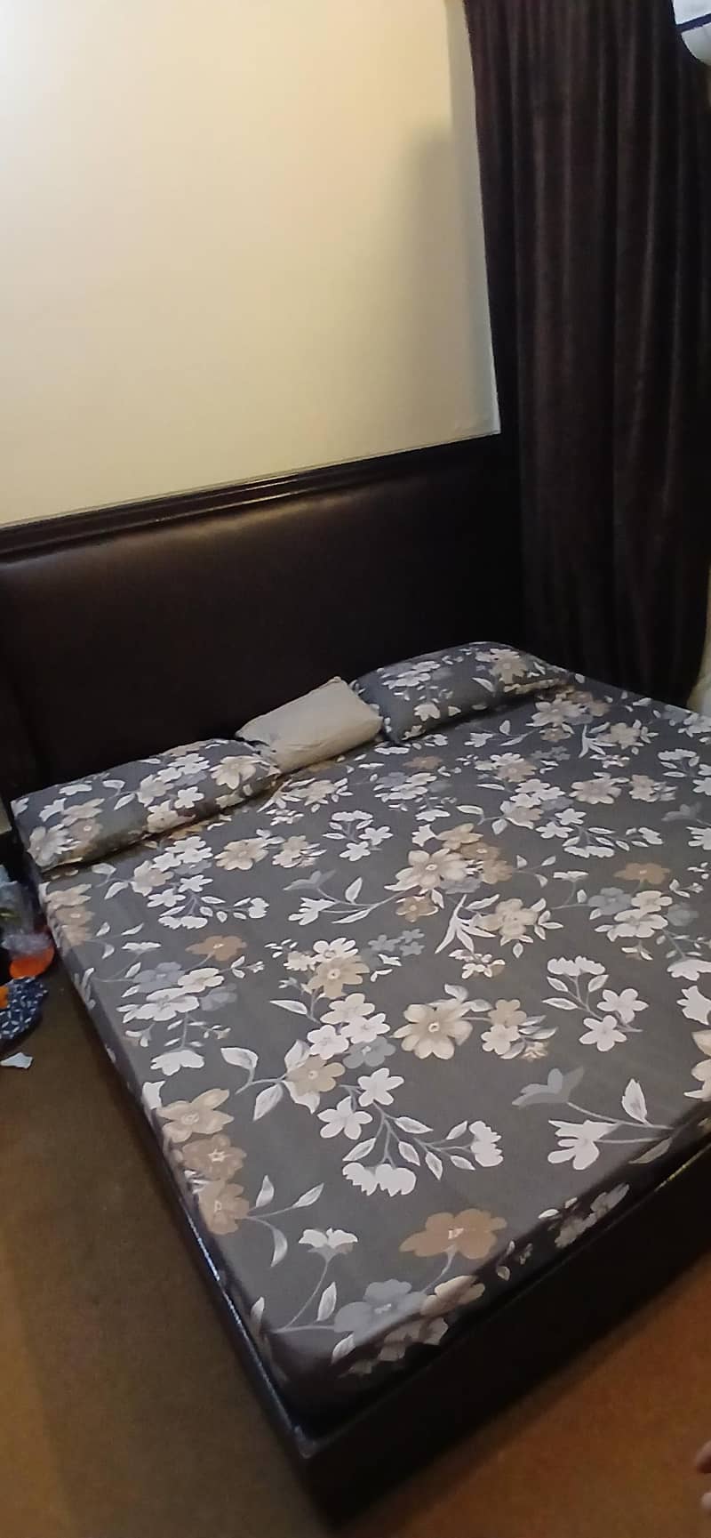 King Size bed 1