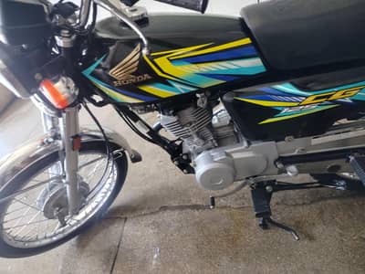 Honda 125 neat and clean condition 10/9 (urjant sale).