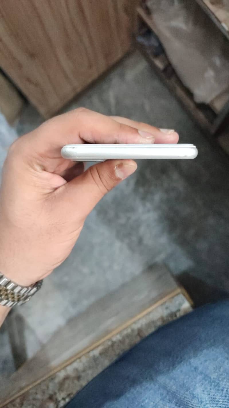 Apple iPhone 7 Plus 1
