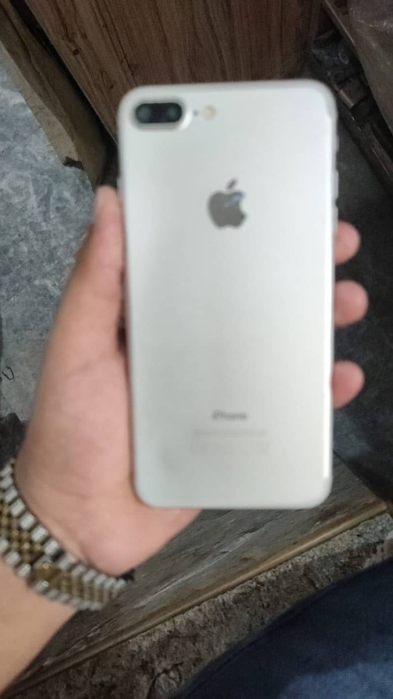 Apple iPhone 7 Plus 2