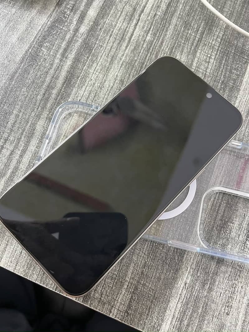 iPhone 15 Pro Max 2