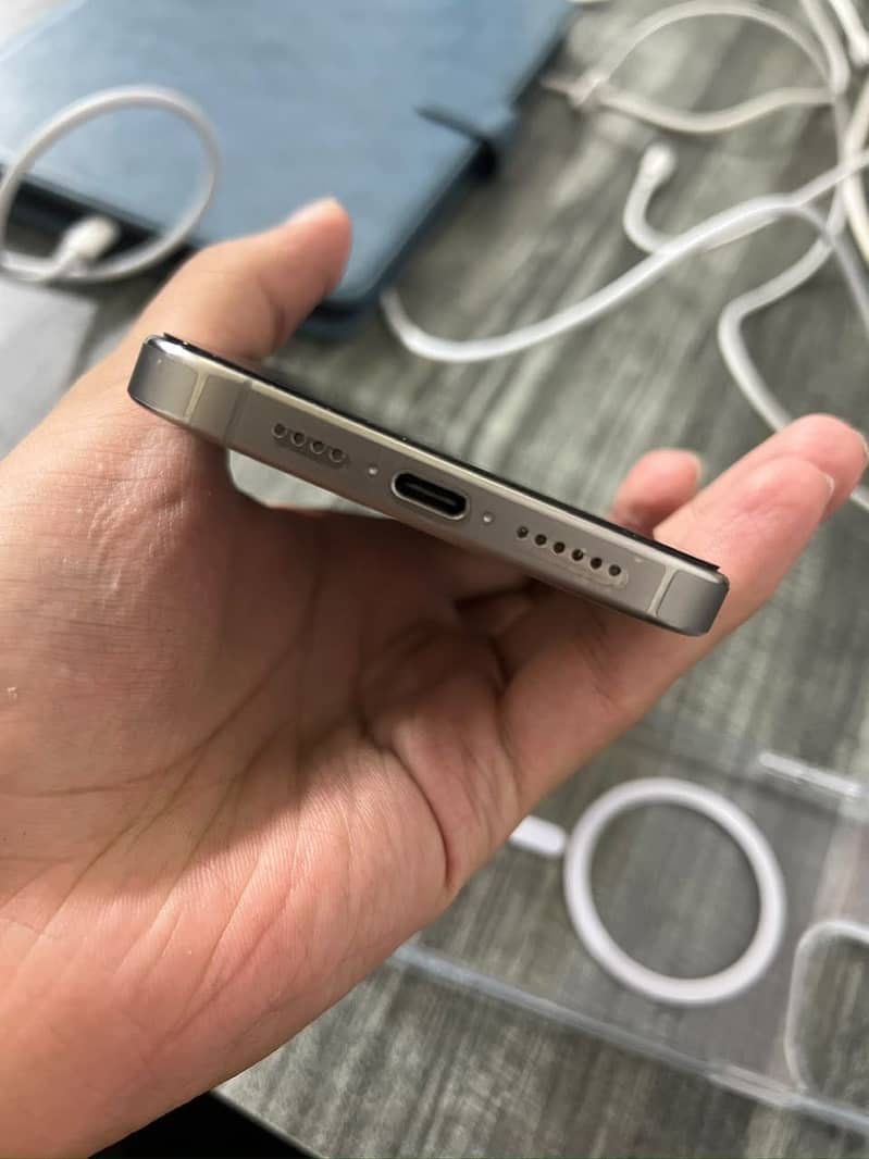 iPhone 15 Pro Max 3
