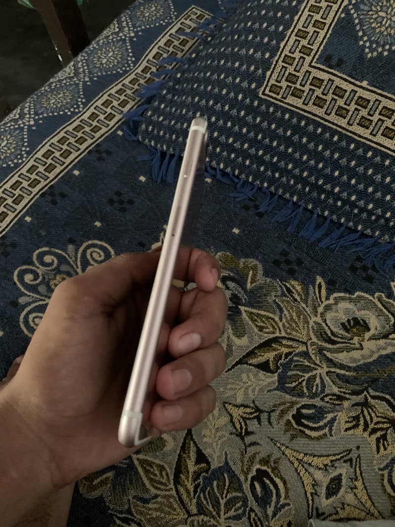Apple iPhone 7 Plus 2