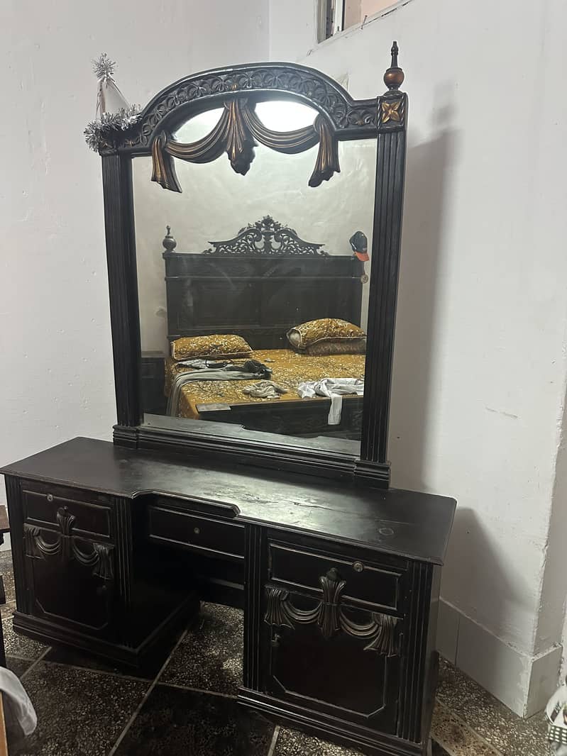 dressing table 2