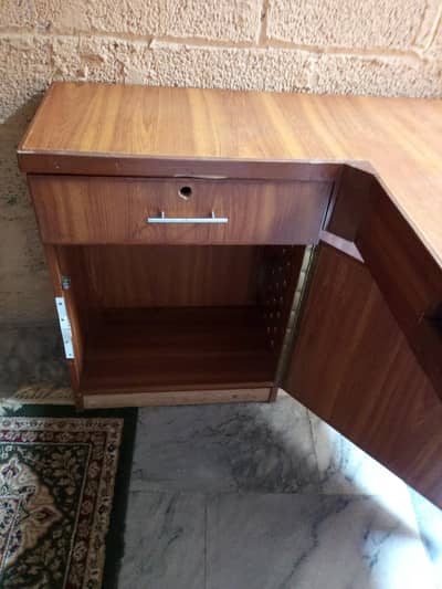 this is very good table condition very best