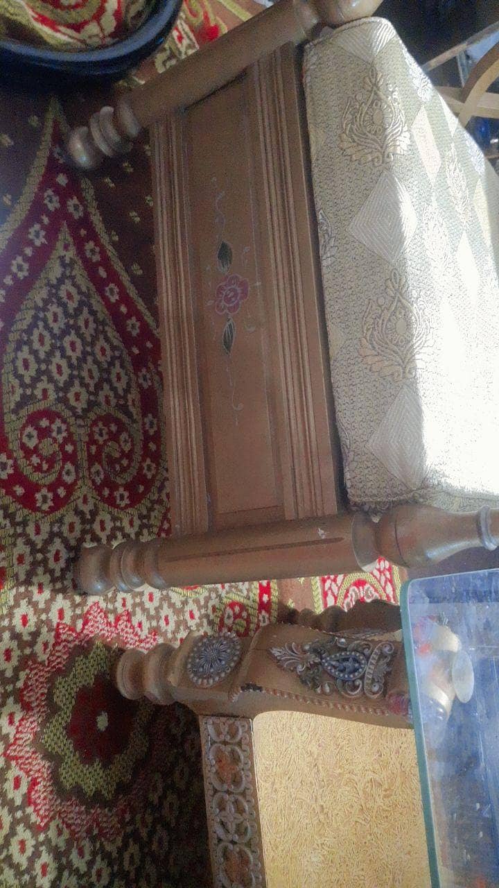 2 single sofas with table 0