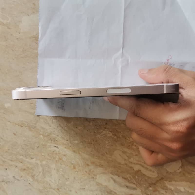 Apple iPhone 13 1