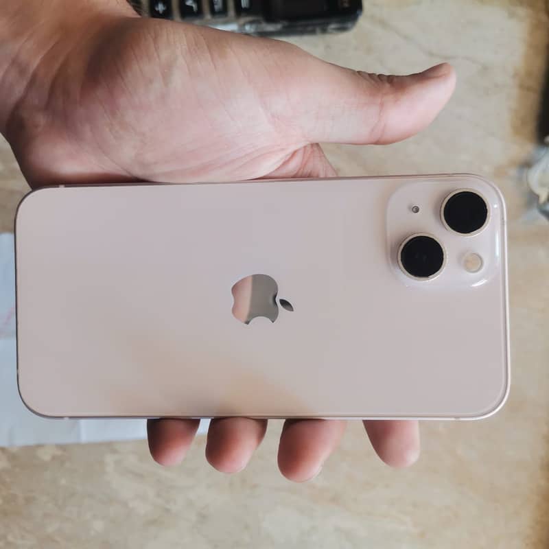 Apple iPhone 13 4