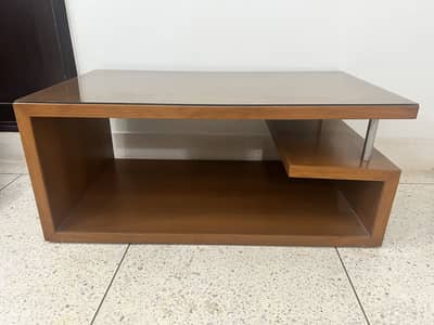 Table (center)