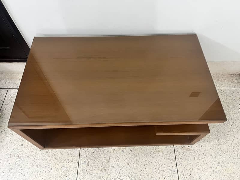 Table (center) 1