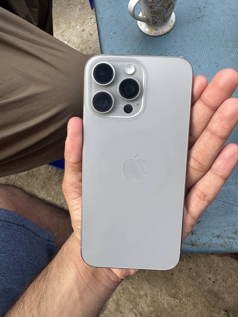 Apple iPhone 15 Pro Max 1
