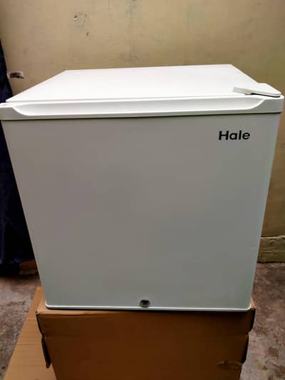 mini Fridge Haier excellent condition