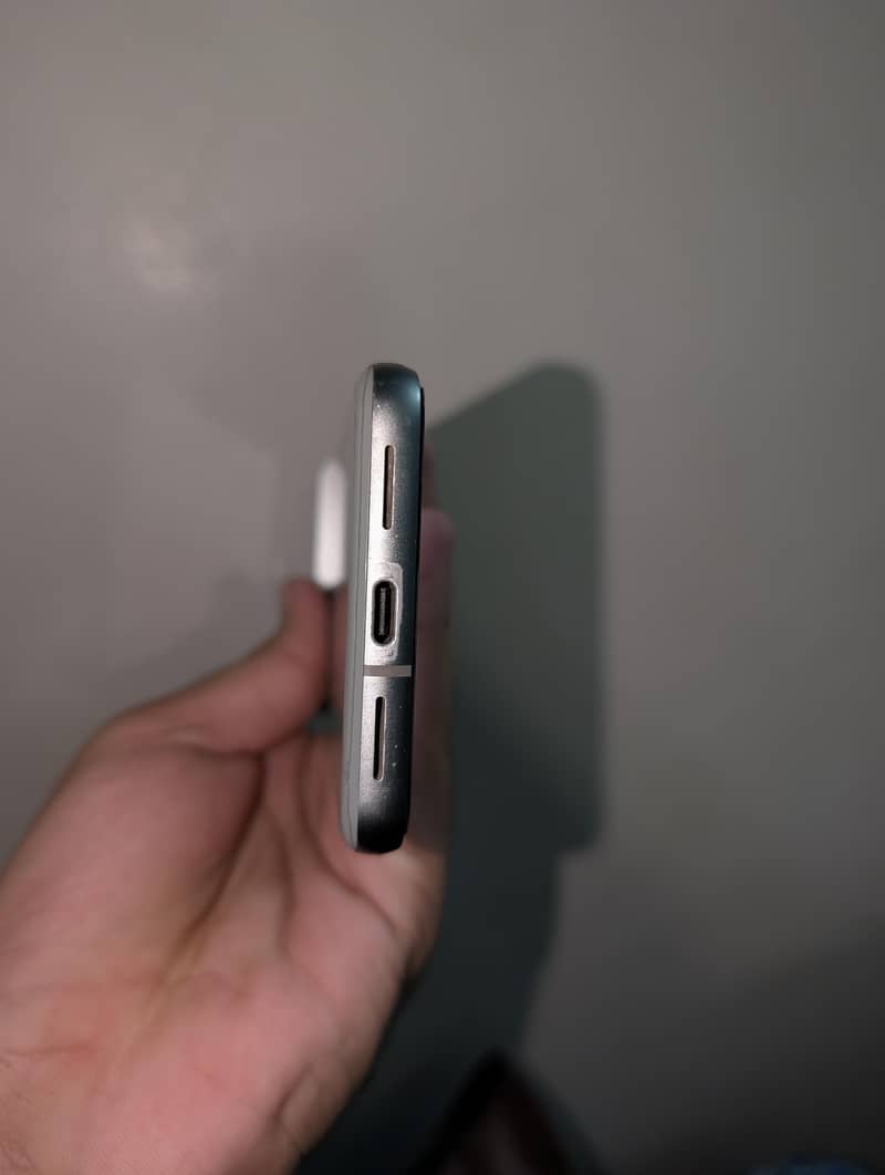 Google Pixel 8 2