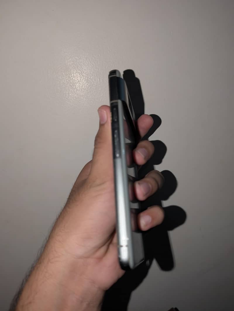Google Pixel 8 4