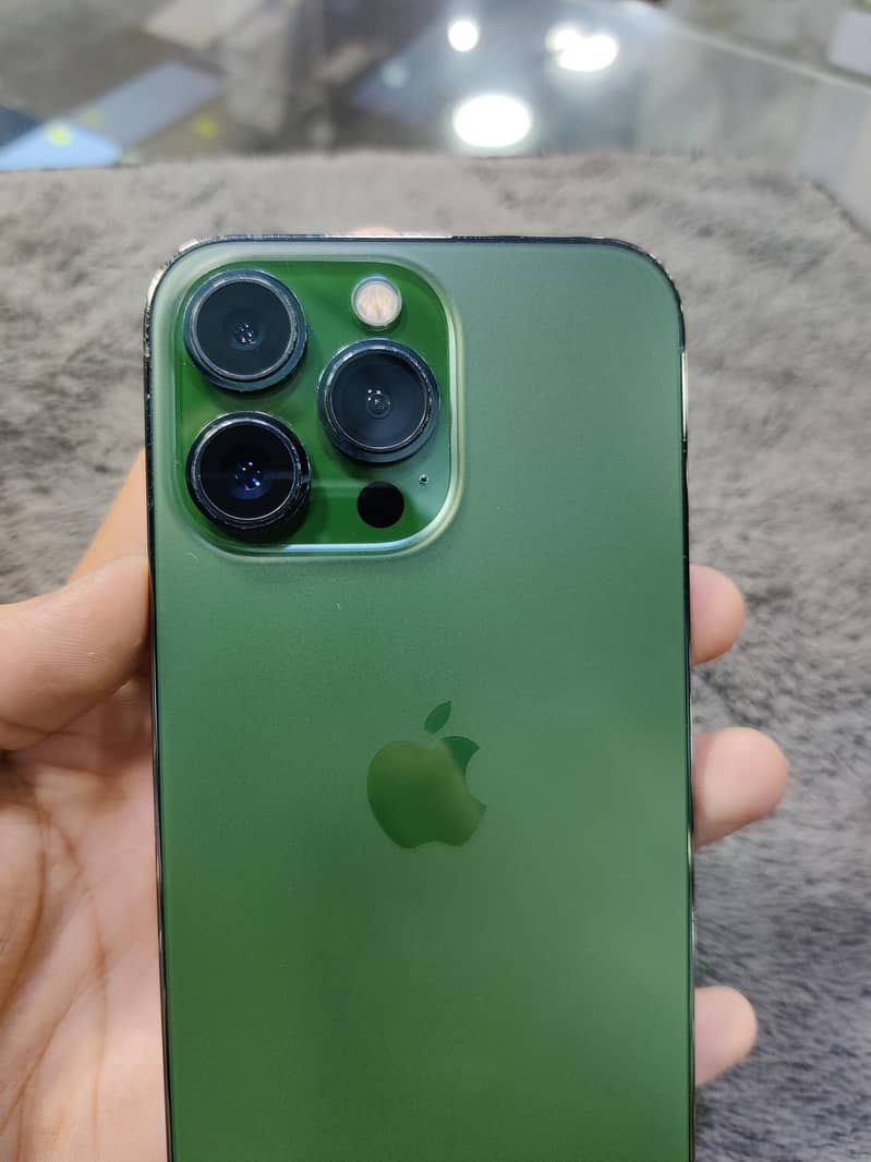 Apple iPhone 13 Pro 1