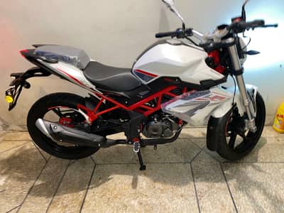 Brandew Benelli TNT 150I Heavy Bike sports Low Mileage 2400km