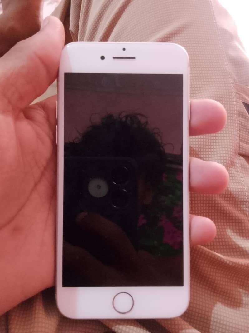 Apple iPhone 7 2