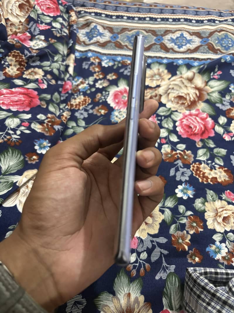 Tecno CAMON 30S 3