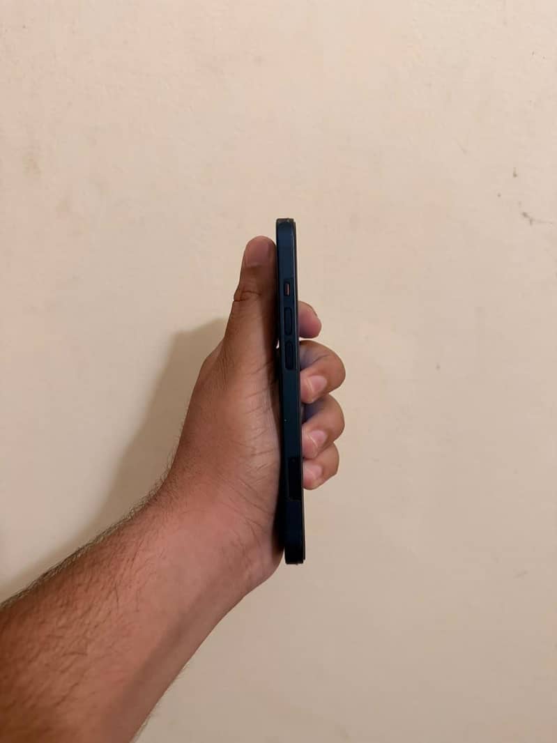 Apple iPhone 13 3