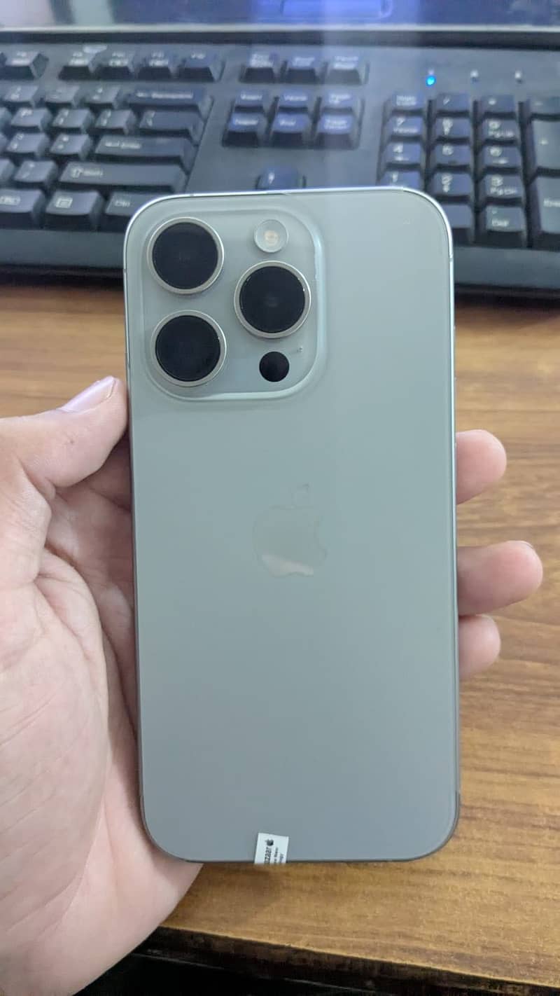 iphone 15 pro 4