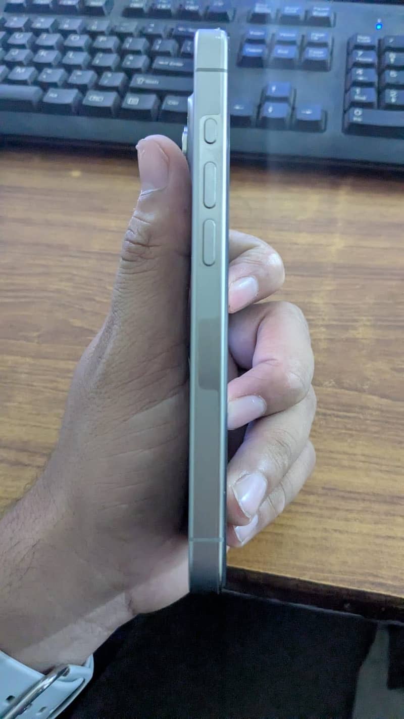 iphone 15 pro 7