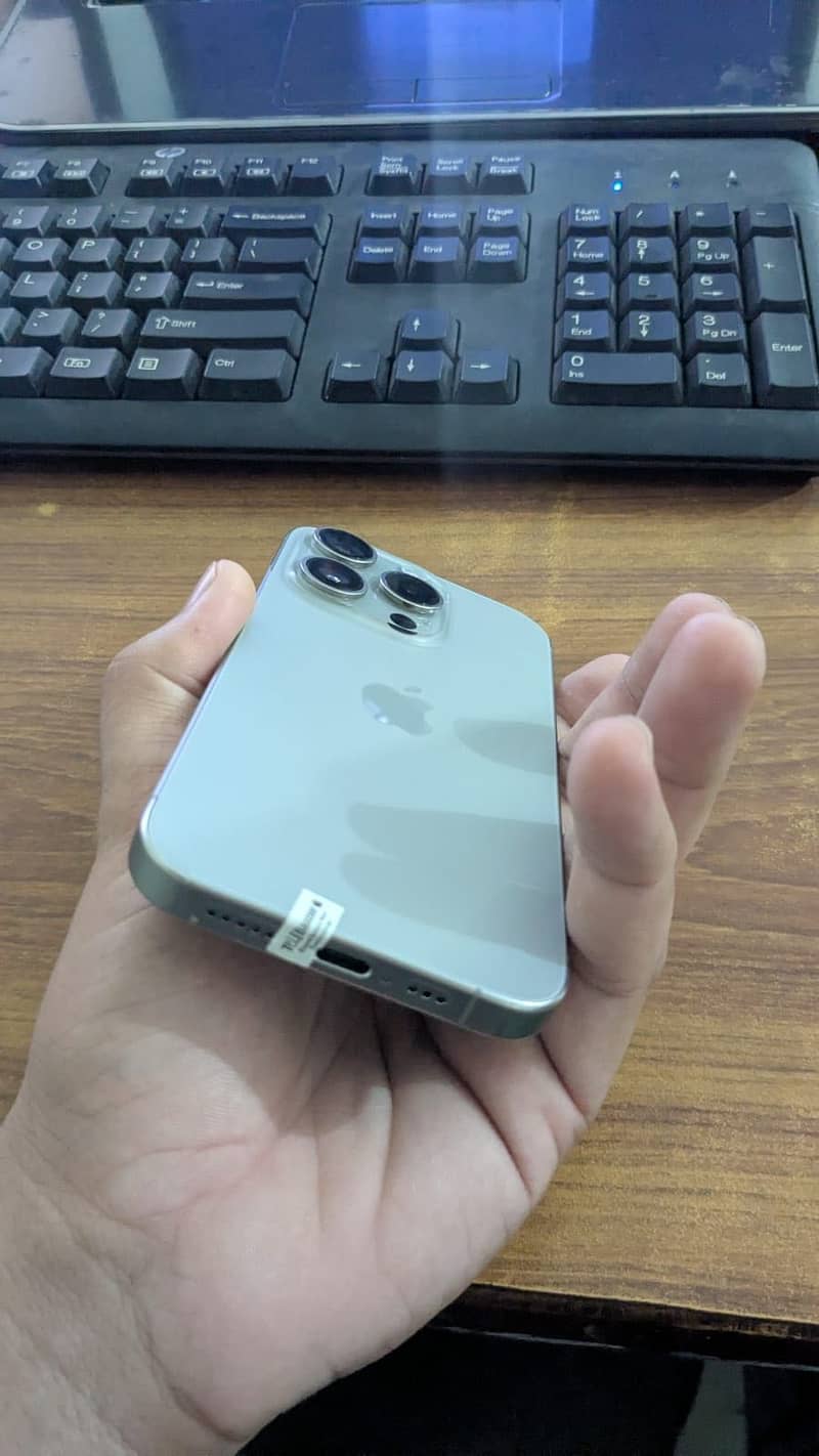 iphone 15 pro 8