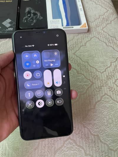 Apple iPhone 11 Pro Max jv 64 gb 74 battery health