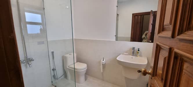 F-11 Excellent 500 SQY Furnished Upper Portion Proper 3 Bedrooms, Proper 3 Attached Bathrooms Modern Fittings Along With Tiled Flooring Drawing Dining, TV Lounge, Kitchen