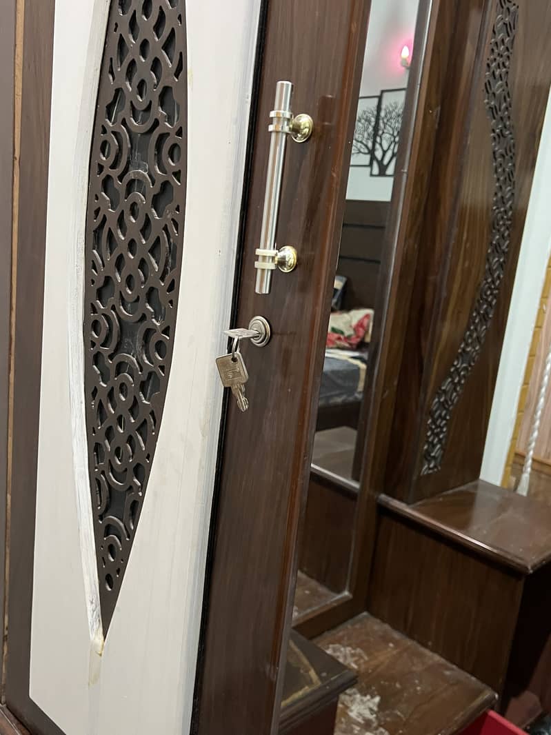 Dressing table with mirror 1