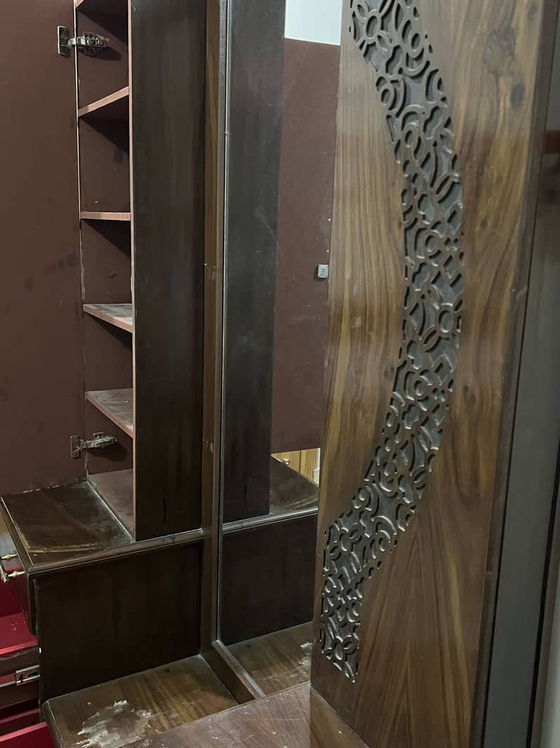 Dressing table with mirror 2