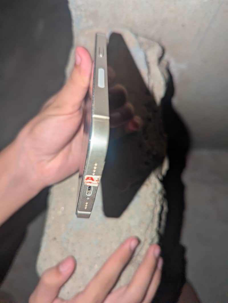 Apple iPhone 14 3