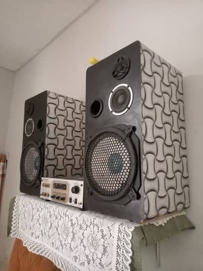 10inch woofer speaker with amplifier 10/10 condition