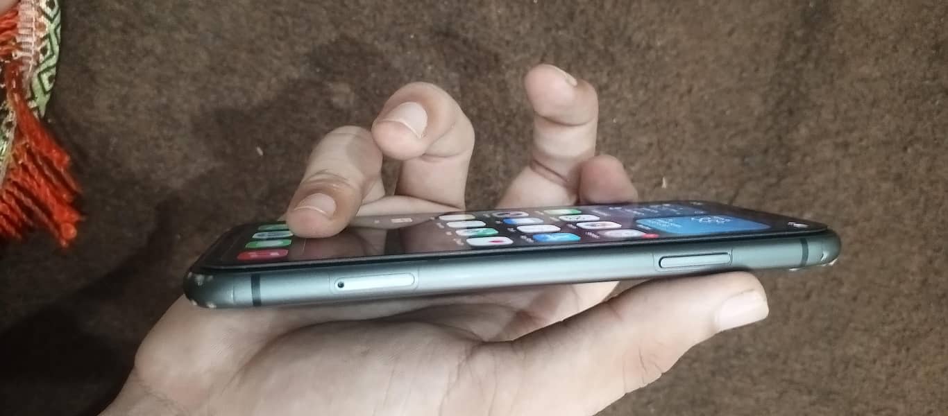 Apple iPhone 11 2