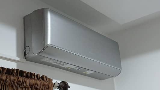 Gree Airy Pro 1 Ton DC Inverter AC – Like New (2026 Model)