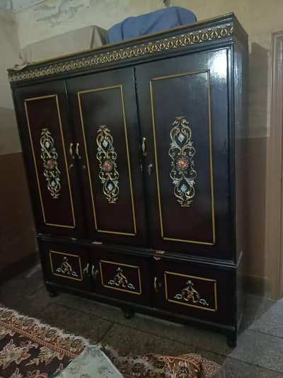 king bed with mouth foam+2 wardrobe+dressing table+king size almari