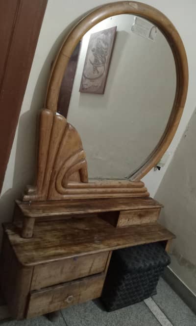 used baqain wood dressing table+ mirror+ stool+3 drawers
