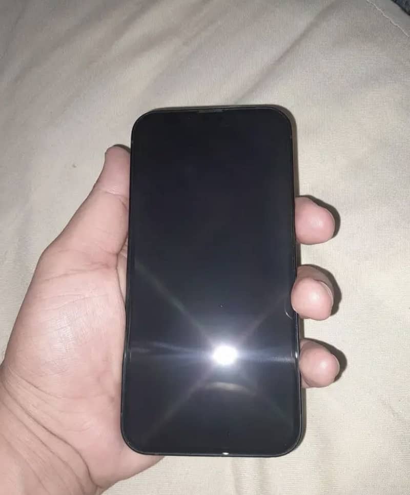 Apple iPhone 13 5