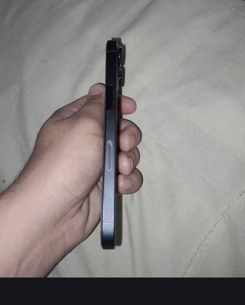 Apple iPhone 13 6