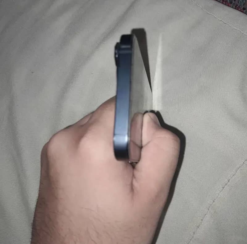 Apple iPhone 13 7