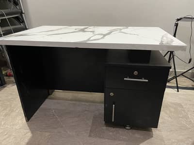 Office Table (2.5 * 4) white Lamination sheet