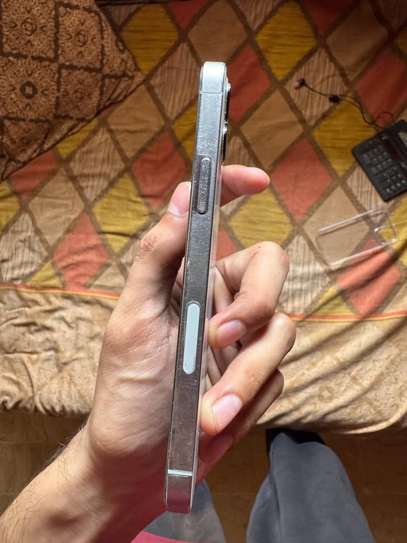 Apple iPhone 12 Pro 4