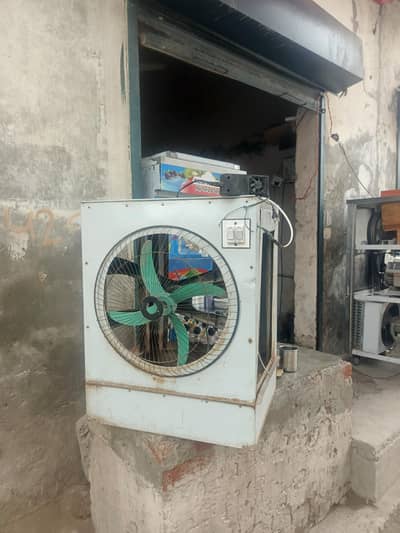 12 VoLT DC FaN