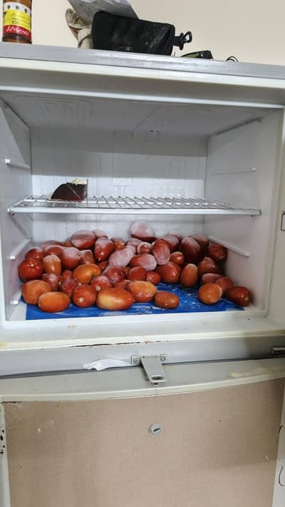 Dawlance refrigerator. urgent sale