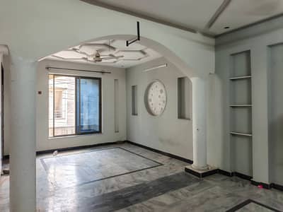 6 Marla First floor available for rent