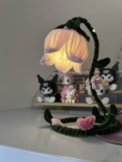 handmade Flower lamp using pipe cleaners