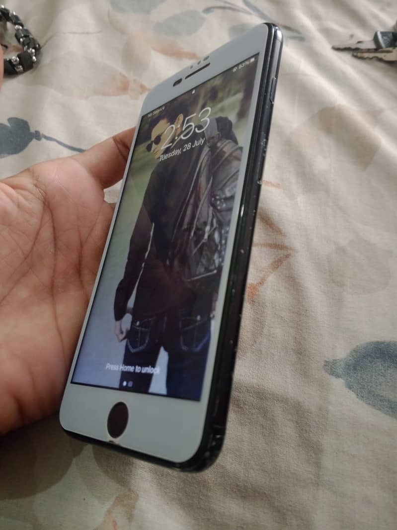Apple iPhone 7 Plus 2